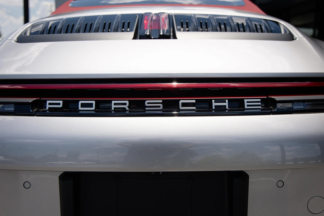 2025 Porsche 992 Carrera - Image 29 of 31