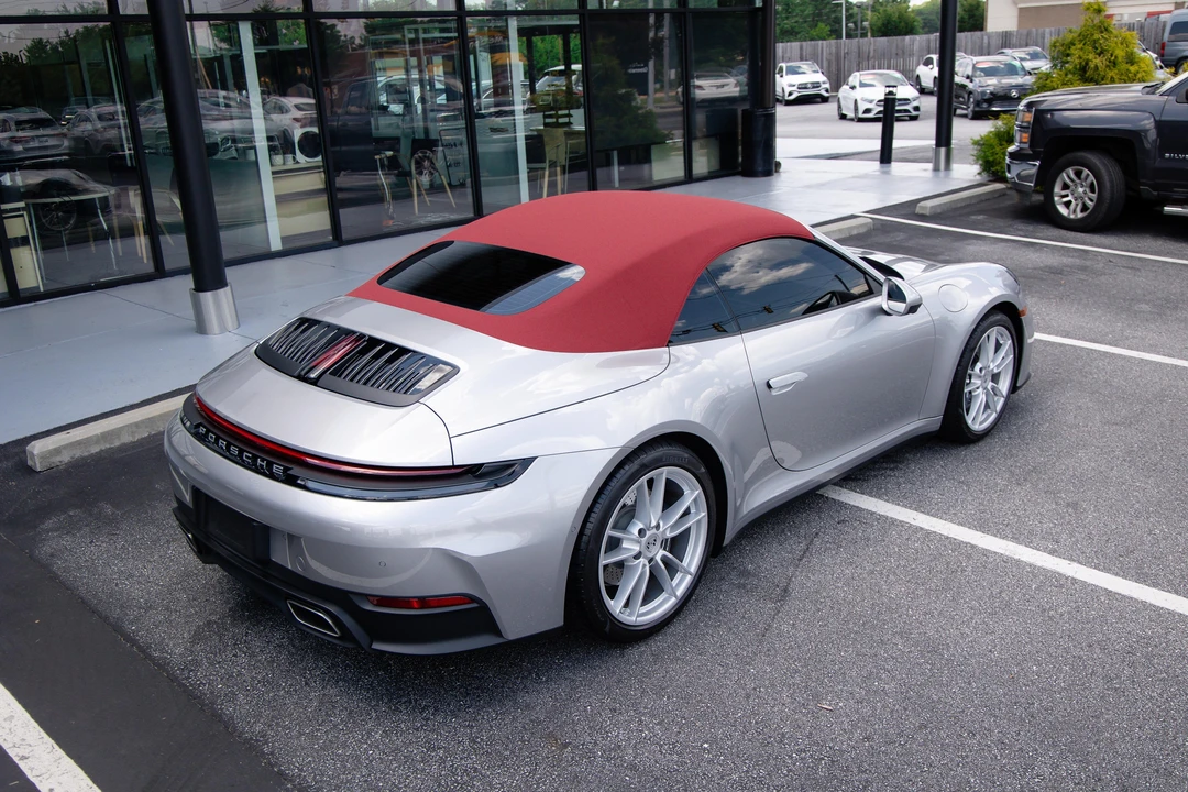 2025 Porsche 992 Carrera - Image 10 of 31