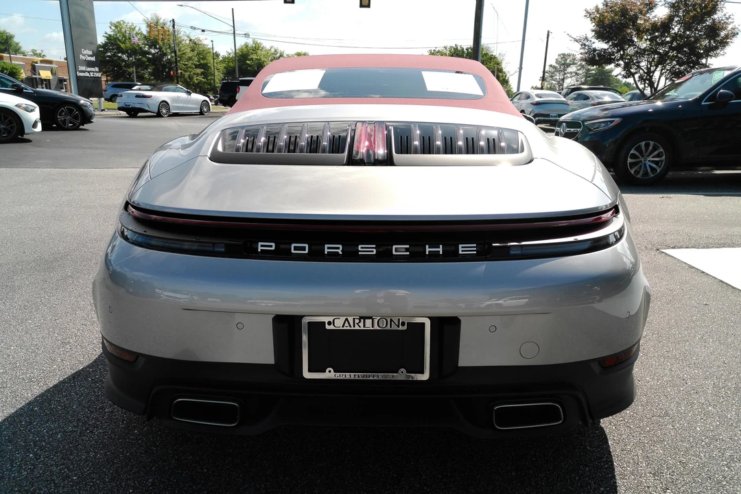 2025 Porsche 992 Carrera - Image 16 of 31