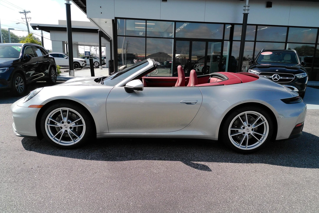 2025 Porsche 992 Carrera - Image 14 of 31