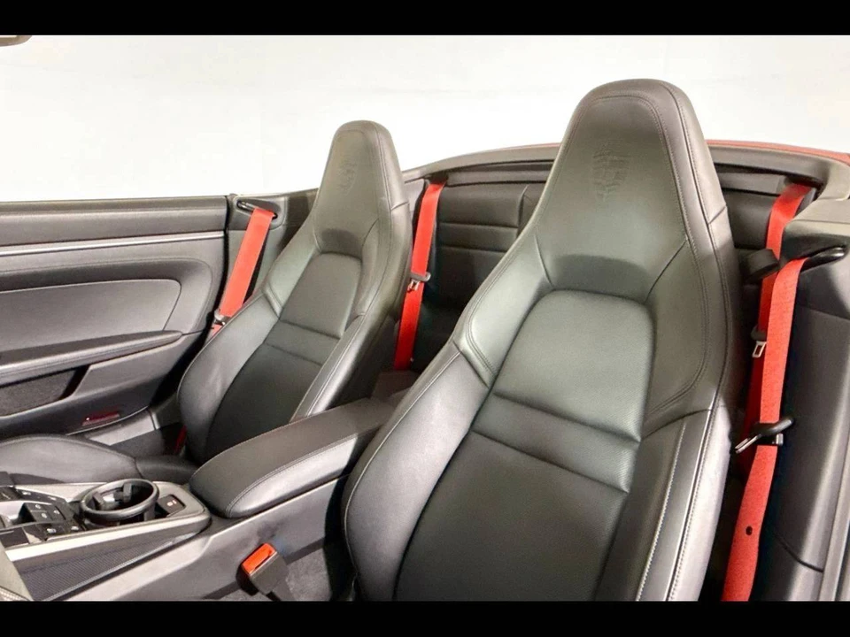 2025 Porsche 992 Carrera - Image 5 of 5