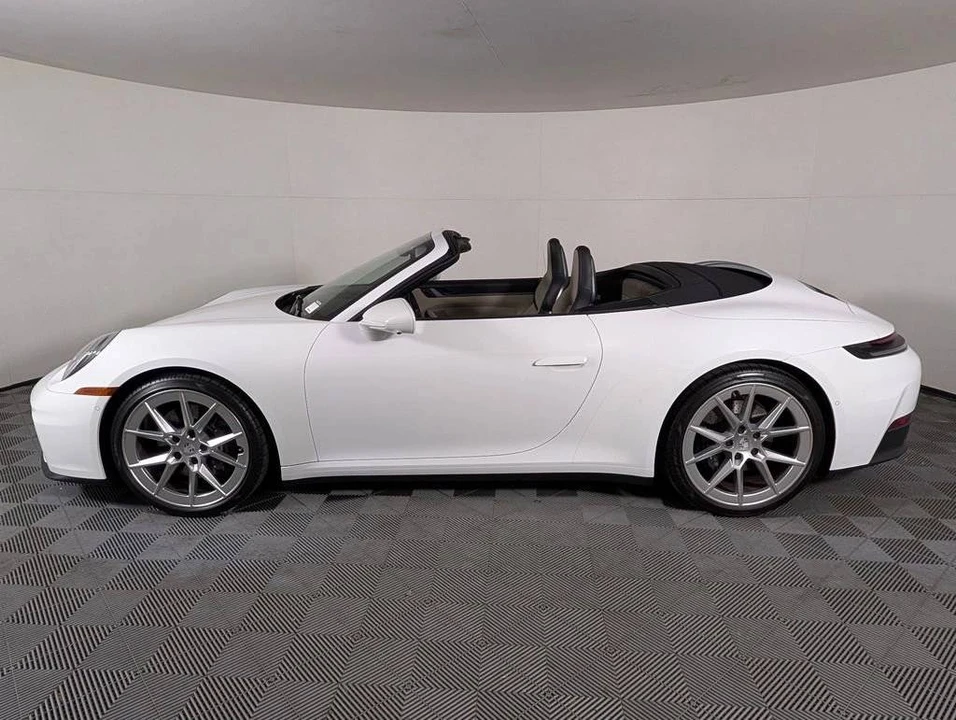2025 Porsche 992 Carrera - Image 2 of 5