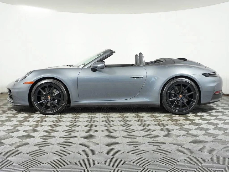 2025 Porsche 992 Carrera - Image 2 of 4