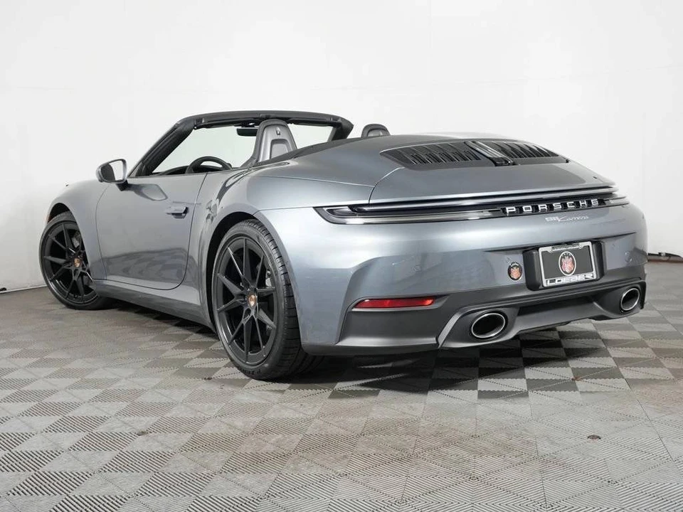 2025 Porsche 992 Carrera - Image 3 of 4