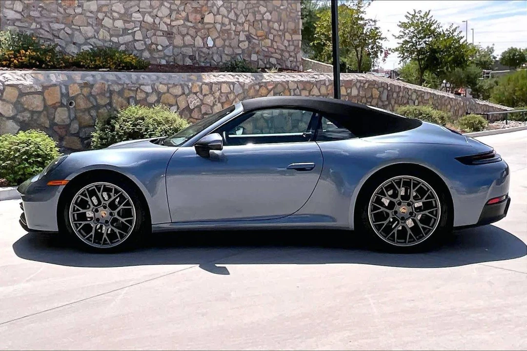 2025 Porsche 992 Carrera - Image 2 of 4
