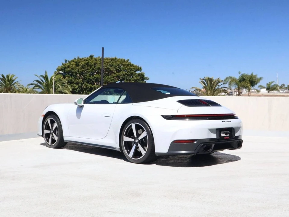 2025 Porsche 992 Carrera - Image 3 of 5