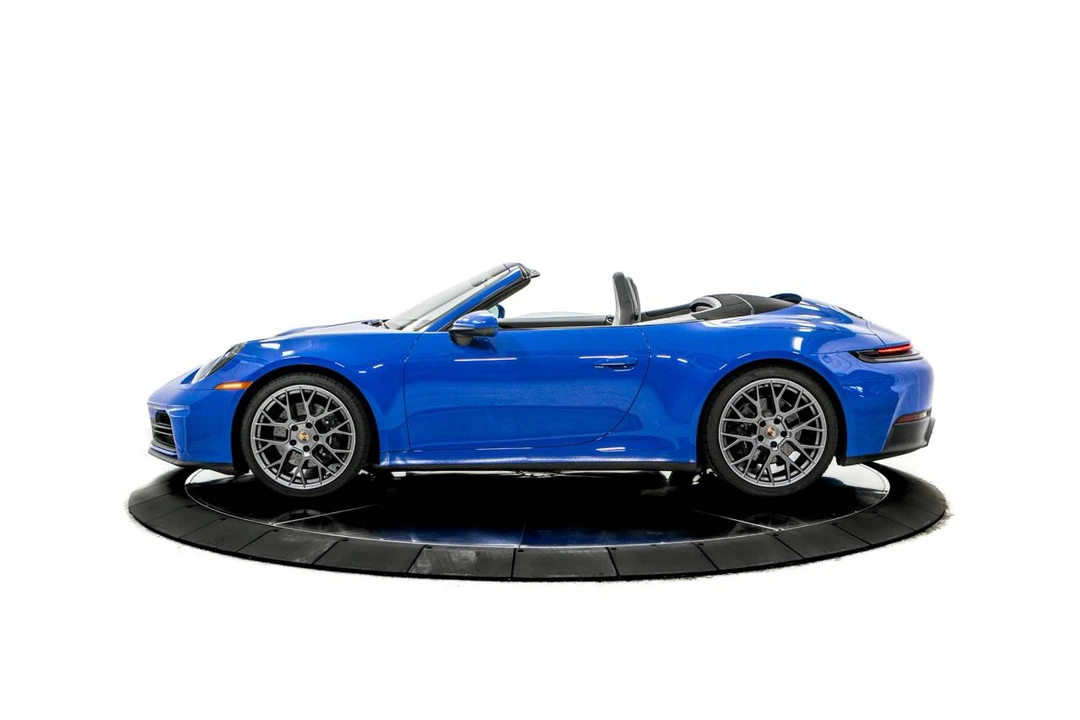 2025 Porsche 992 Carrera - Image 2 of 5
