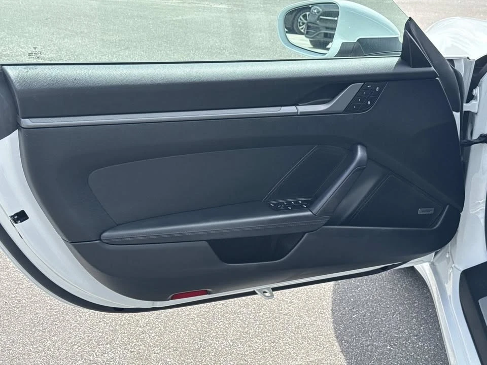 2025 Porsche 992 Carrera - Image 12 of 17