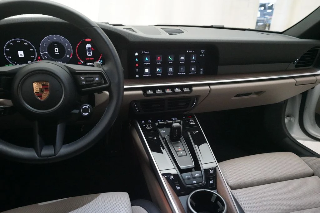 2025 Porsche 992 Carrera - Image 17 of 31