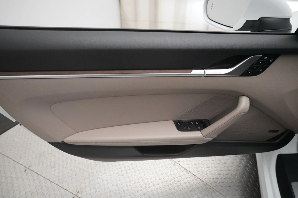 2025 Porsche 992 Carrera - Image 10 of 31