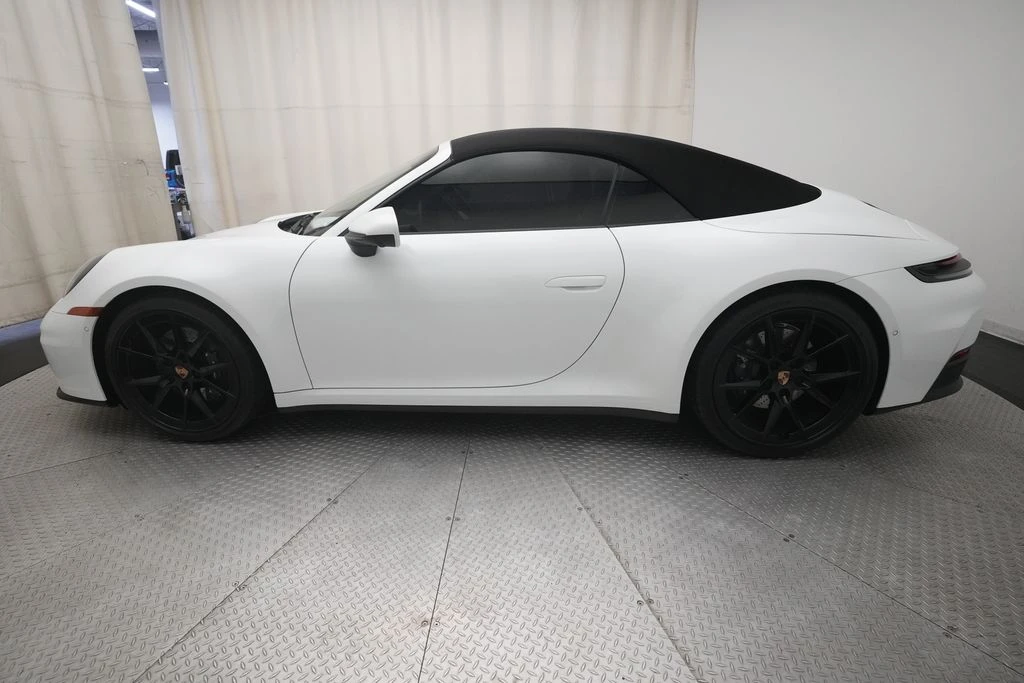 2025 Porsche 992 Carrera - Image 8 of 31