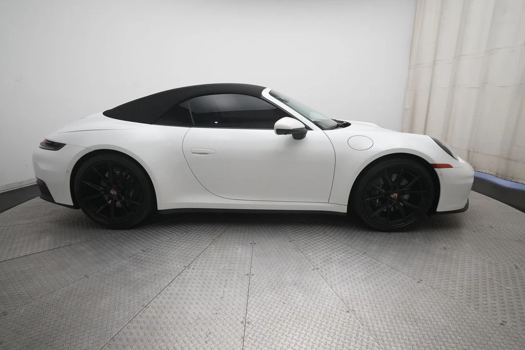 2025 Porsche 992 Carrera - Image 4 of 31