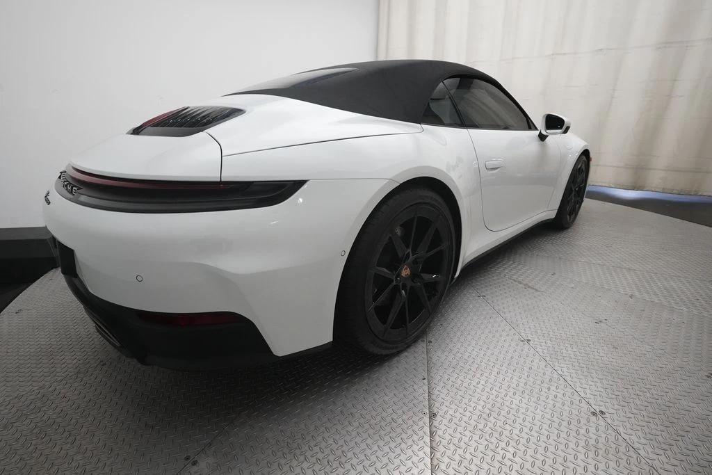 2025 Porsche 992 Carrera - Image 5 of 31