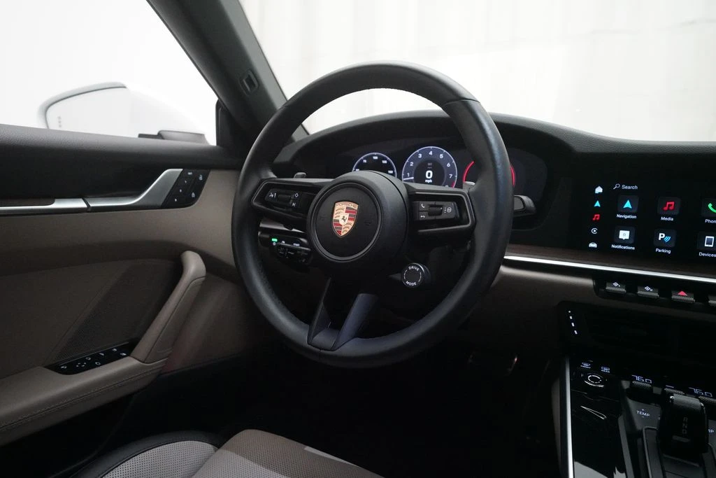 2025 Porsche 992 Carrera - Image 15 of 31
