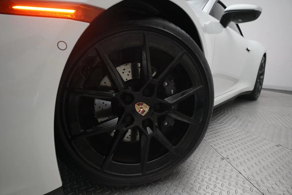 2025 Porsche 992 Carrera - Image 28 of 31