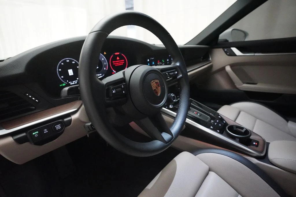 2025 Porsche 992 Carrera - Image 13 of 31