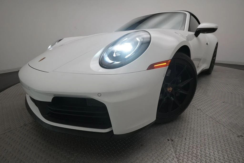2025 Porsche 992 Carrera - Image 27 of 31