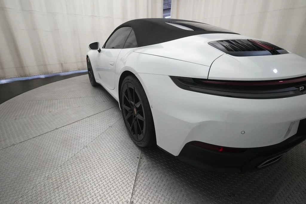 2025 Porsche 992 Carrera - Image 7 of 31