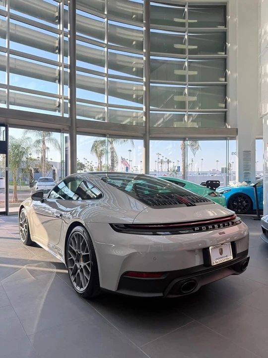2025 Porsche 992 Carrera - Image 3 of 8