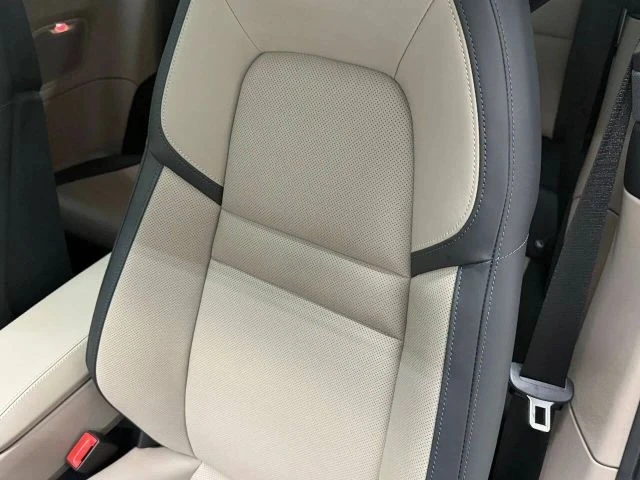 2025 Porsche 911 - Image 19 of 31