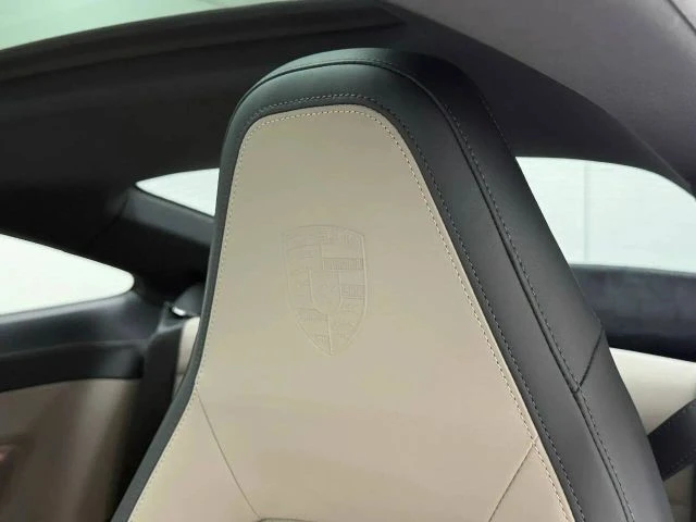 2025 Porsche 911 - Image 20 of 31