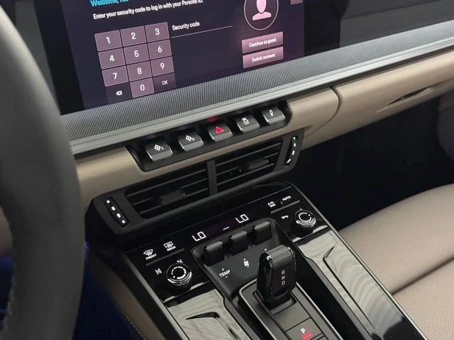 2025 Porsche 911 - Image 27 of 31