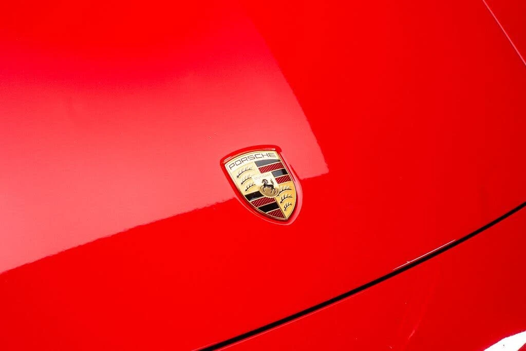 2025 Porsche 992 Carrera - Image 8 of 31