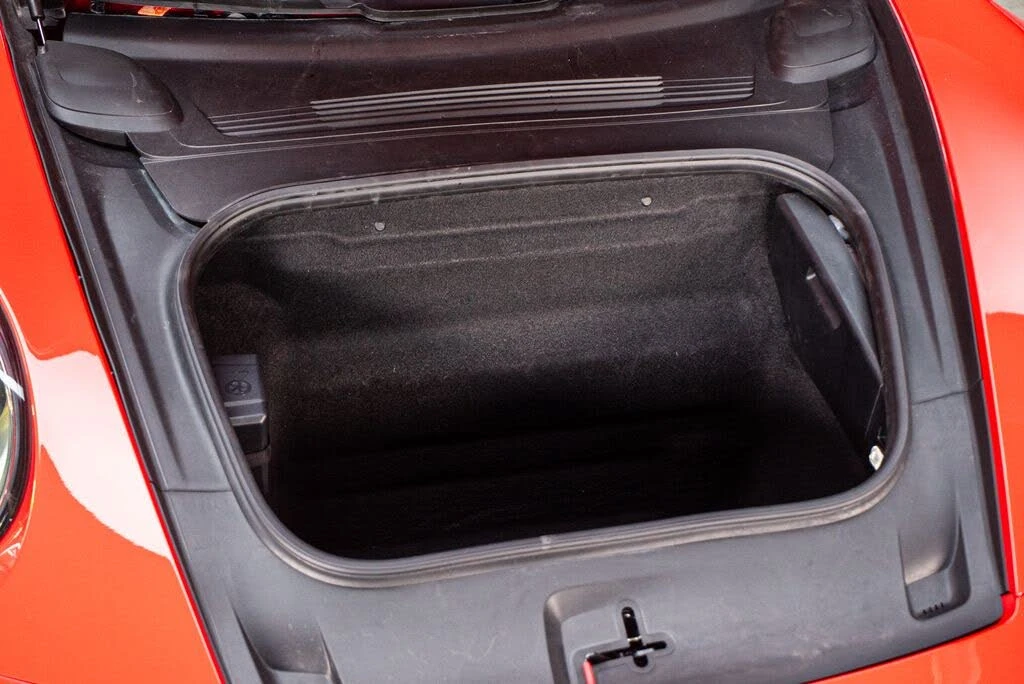 2025 Porsche 992 Carrera - Image 9 of 31