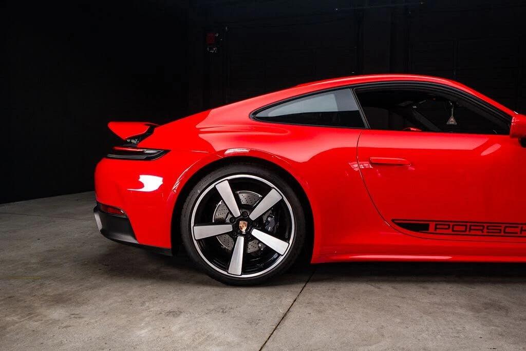 2025 Porsche 992 Carrera - Image 21 of 31