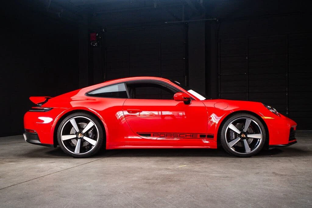 2025 Porsche 992 Carrera - Image 13 of 31