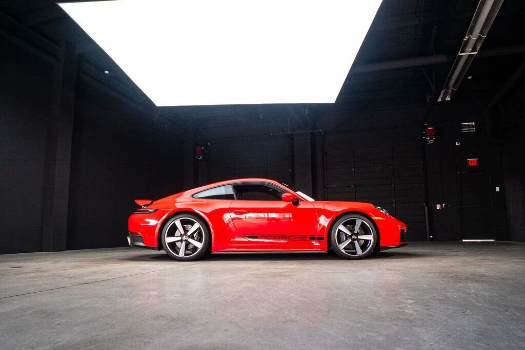 2025 Porsche 992 Carrera - Image 14 of 31