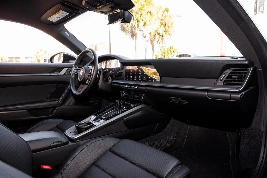 2025 Porsche 992 Carrera - Image 29 of 31
