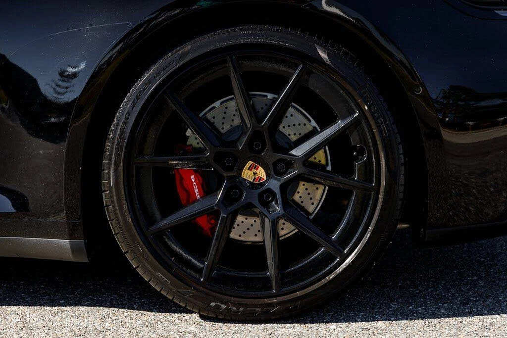 2025 Porsche 992 Carrera - Image 13 of 31