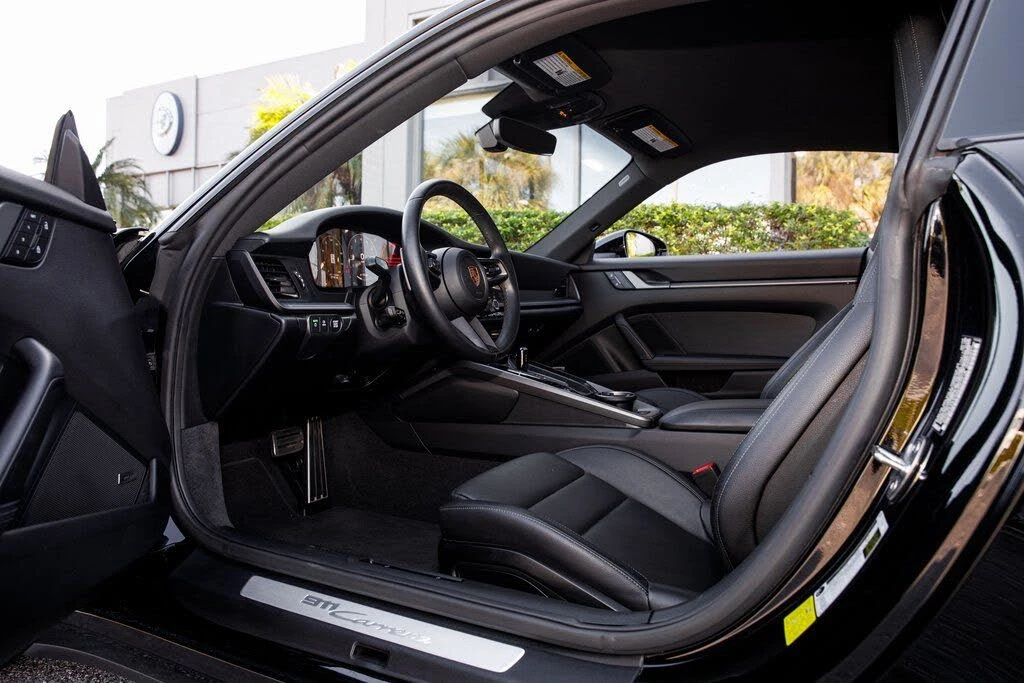 2025 Porsche 992 Carrera - Image 24 of 31