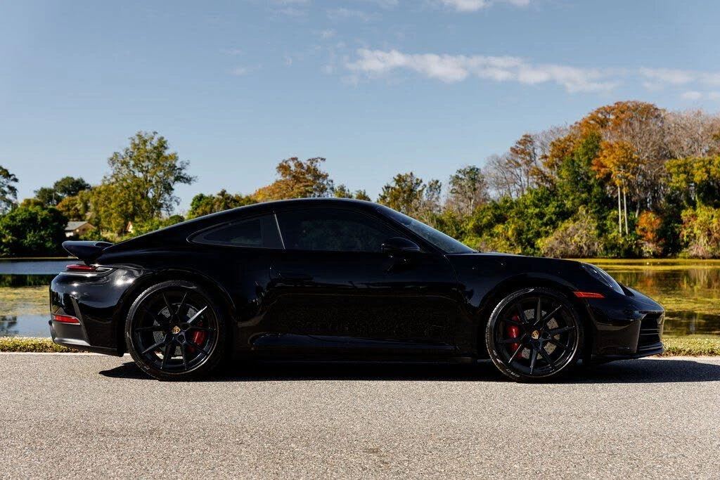 2025 Porsche 992 Carrera - Image 2 of 31