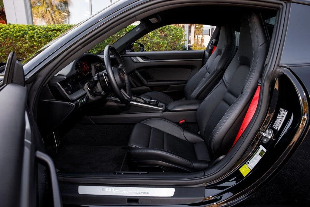 2025 Porsche 992 Carrera - Image 25 of 31