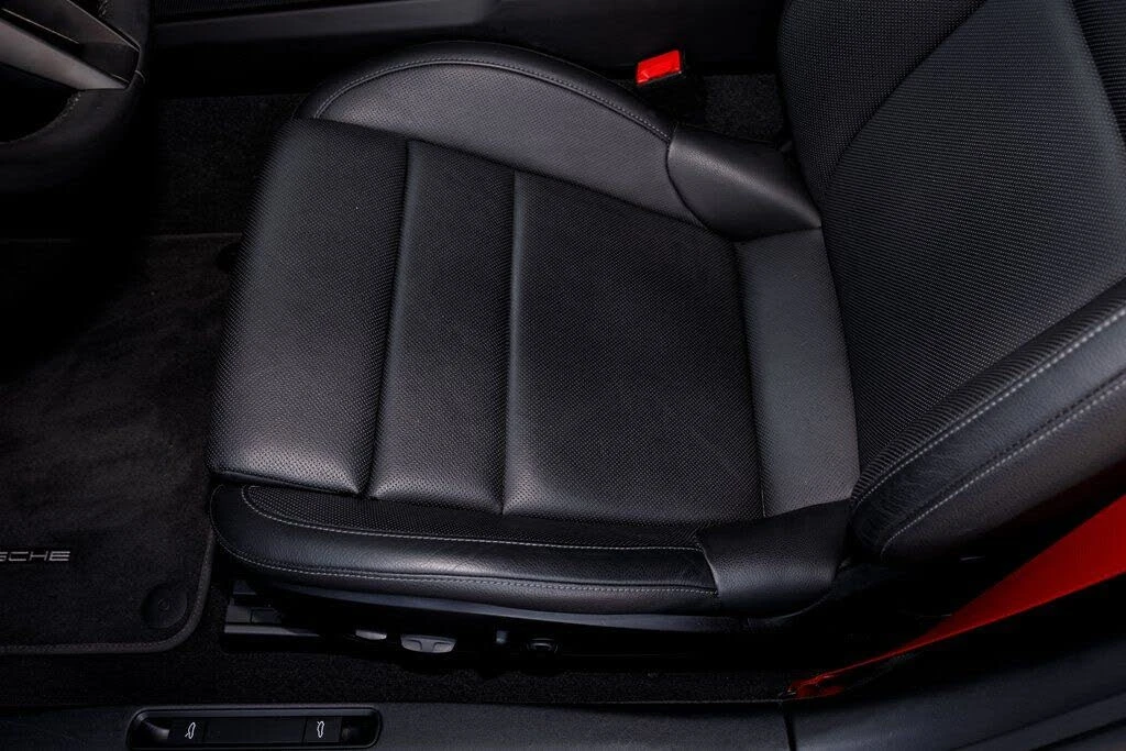 2025 Porsche 992 Carrera - Image 18 of 31