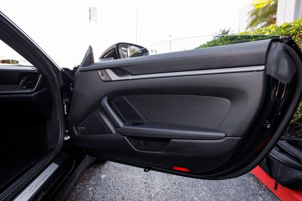 2025 Porsche 992 Carrera - Image 30 of 31