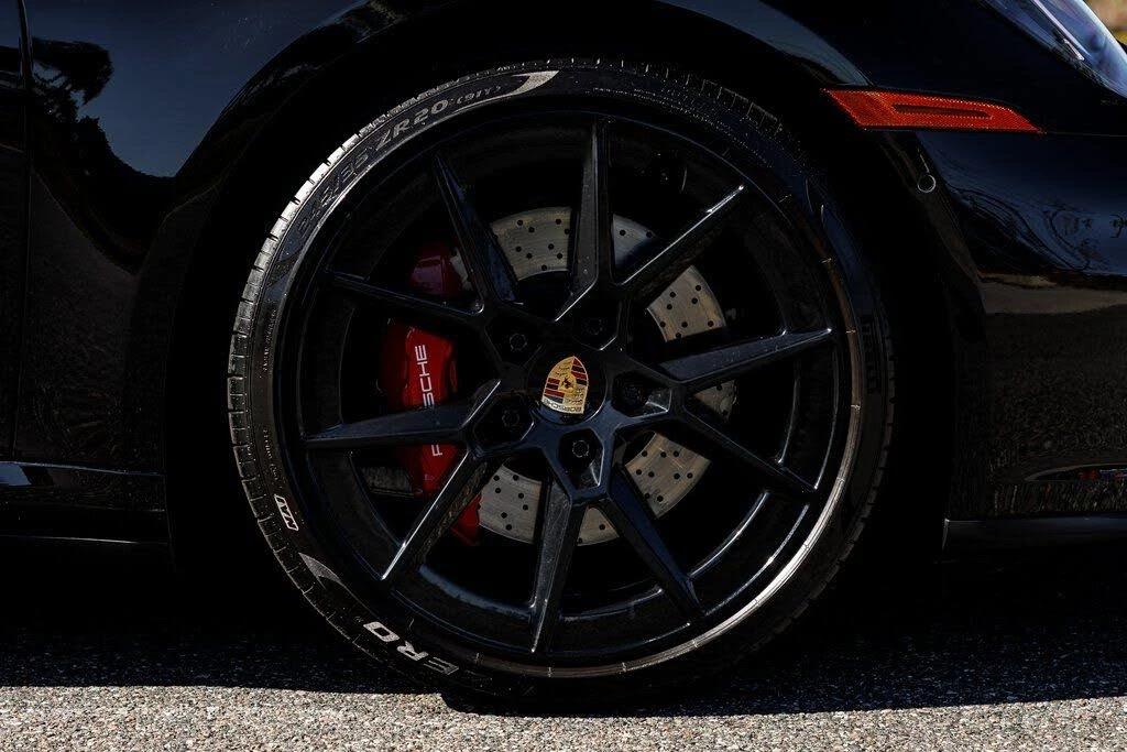 2025 Porsche 992 Carrera - Image 11 of 31