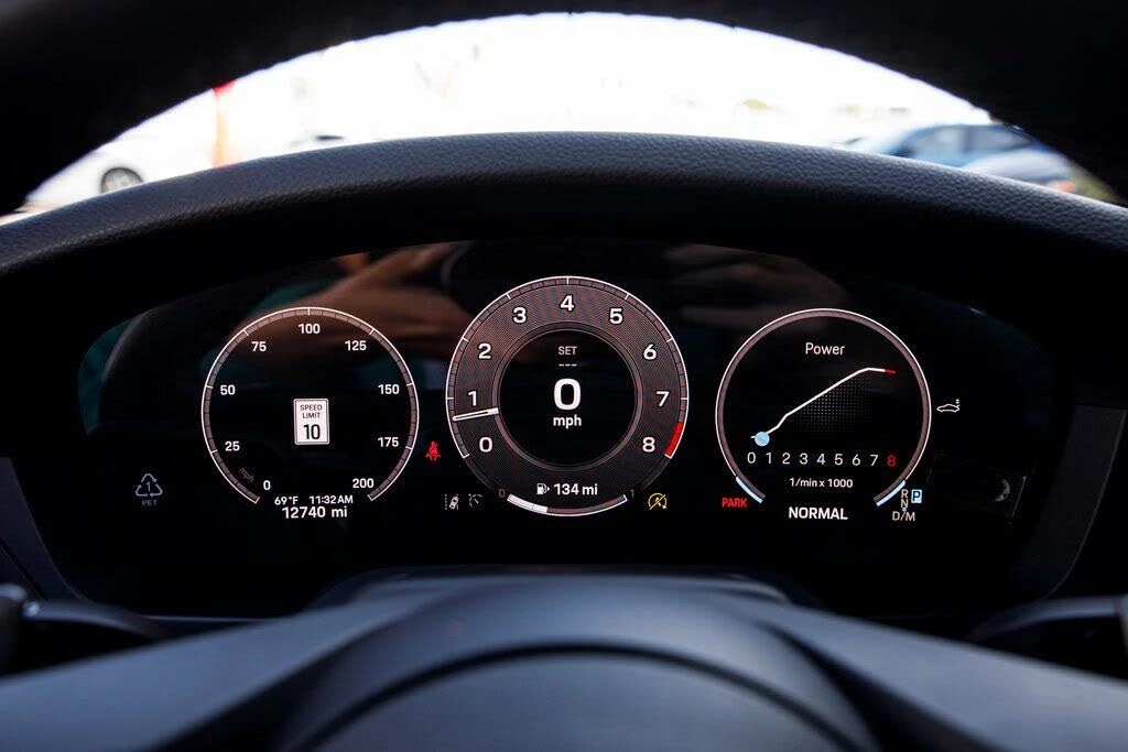 2025 Porsche 992 Carrera - Image 15 of 31
