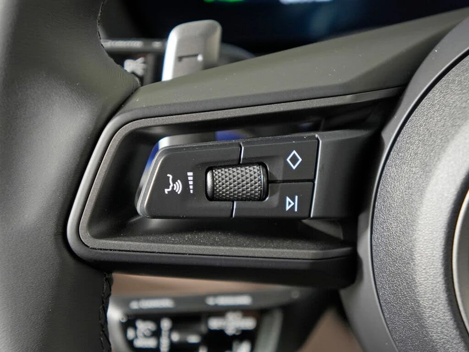 2025 Porsche 992 Carrera - Image 29 of 31