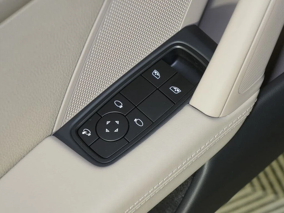 2025 Porsche 992 Carrera - Image 21 of 31