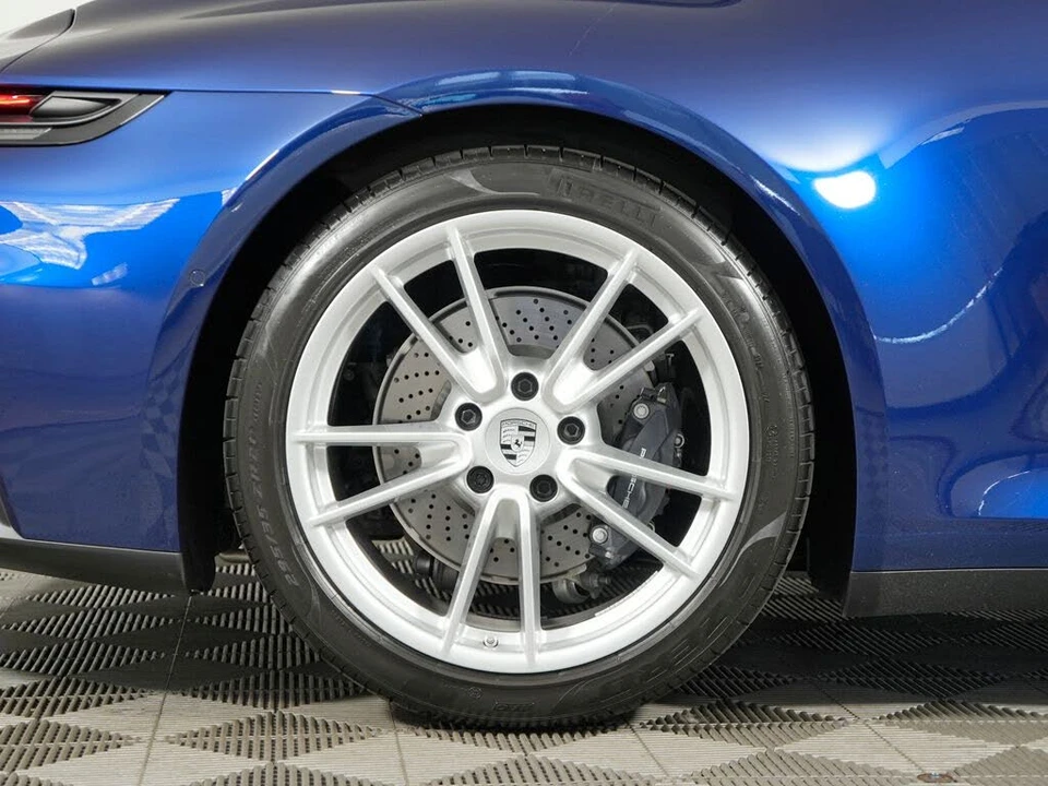2025 Porsche 992 Carrera - Image 18 of 31
