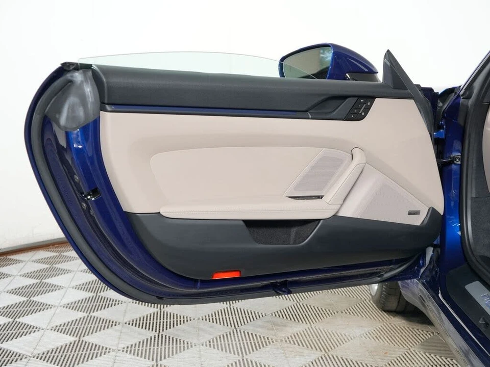 2025 Porsche 992 Carrera - Image 20 of 31