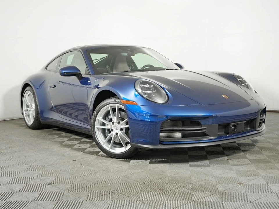 2025 Porsche 992 Carrera - Image 9 of 31