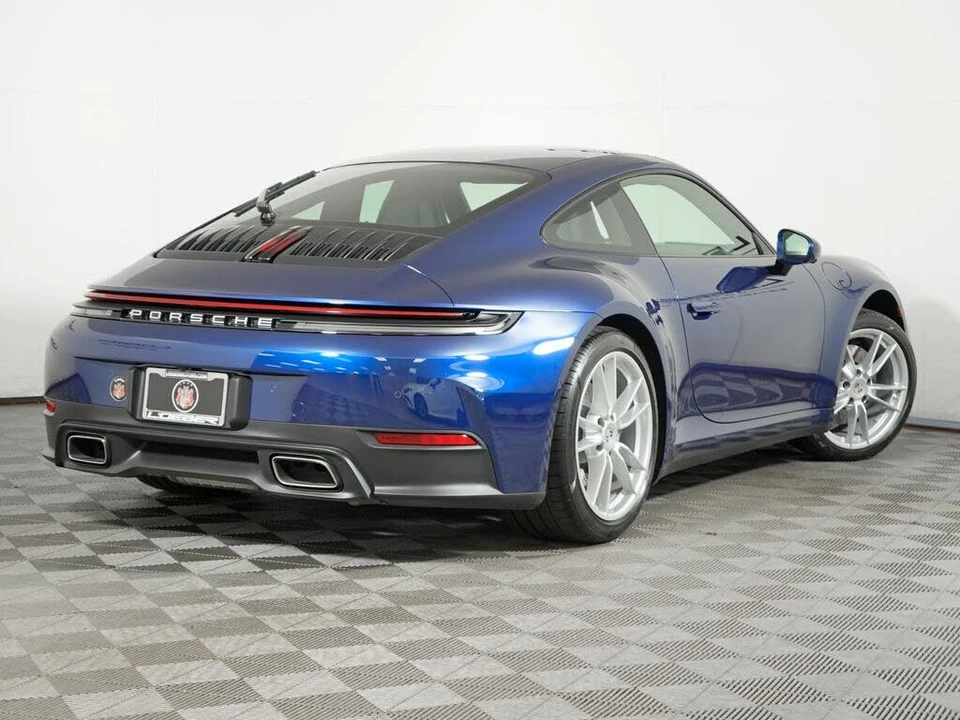 2025 Porsche 992 Carrera - Image 7 of 31