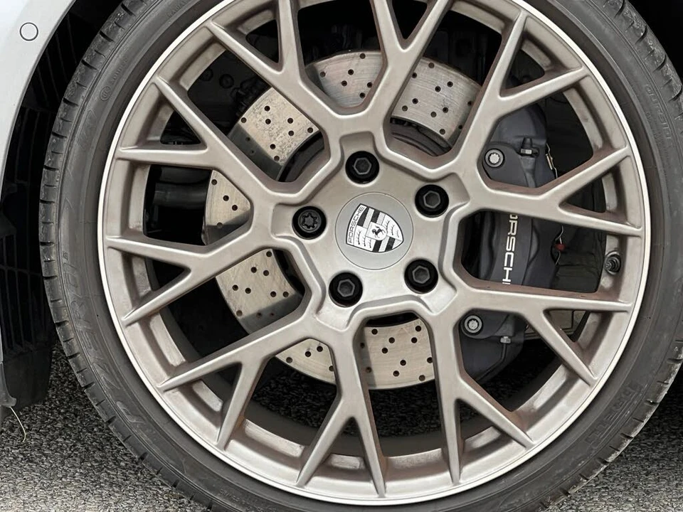 2025 Porsche 992 Carrera - Image 16 of 31