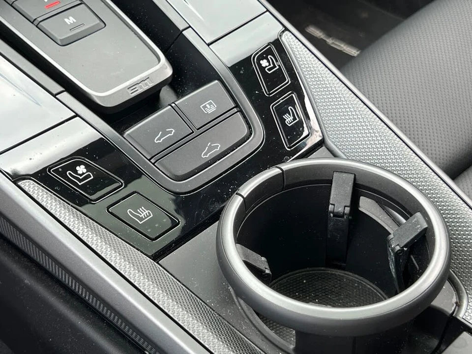 2025 Porsche 992 Carrera - Image 29 of 31