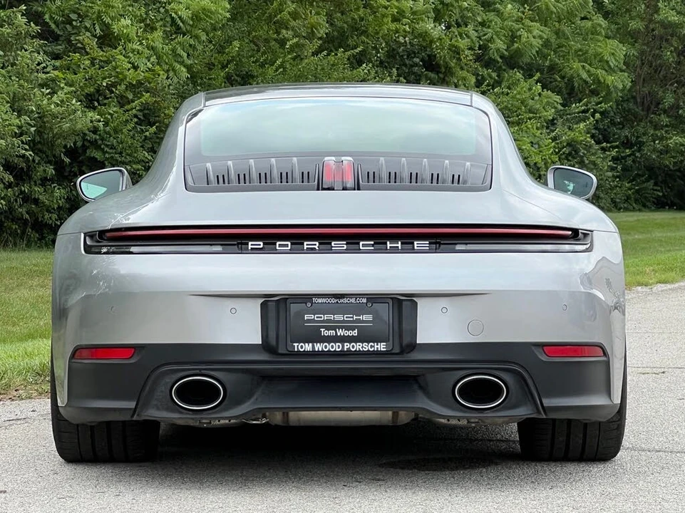 2025 Porsche 992 Carrera - Image 8 of 31