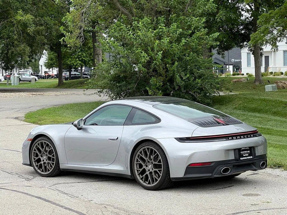2025 Porsche 992 Carrera - Image 3 of 31